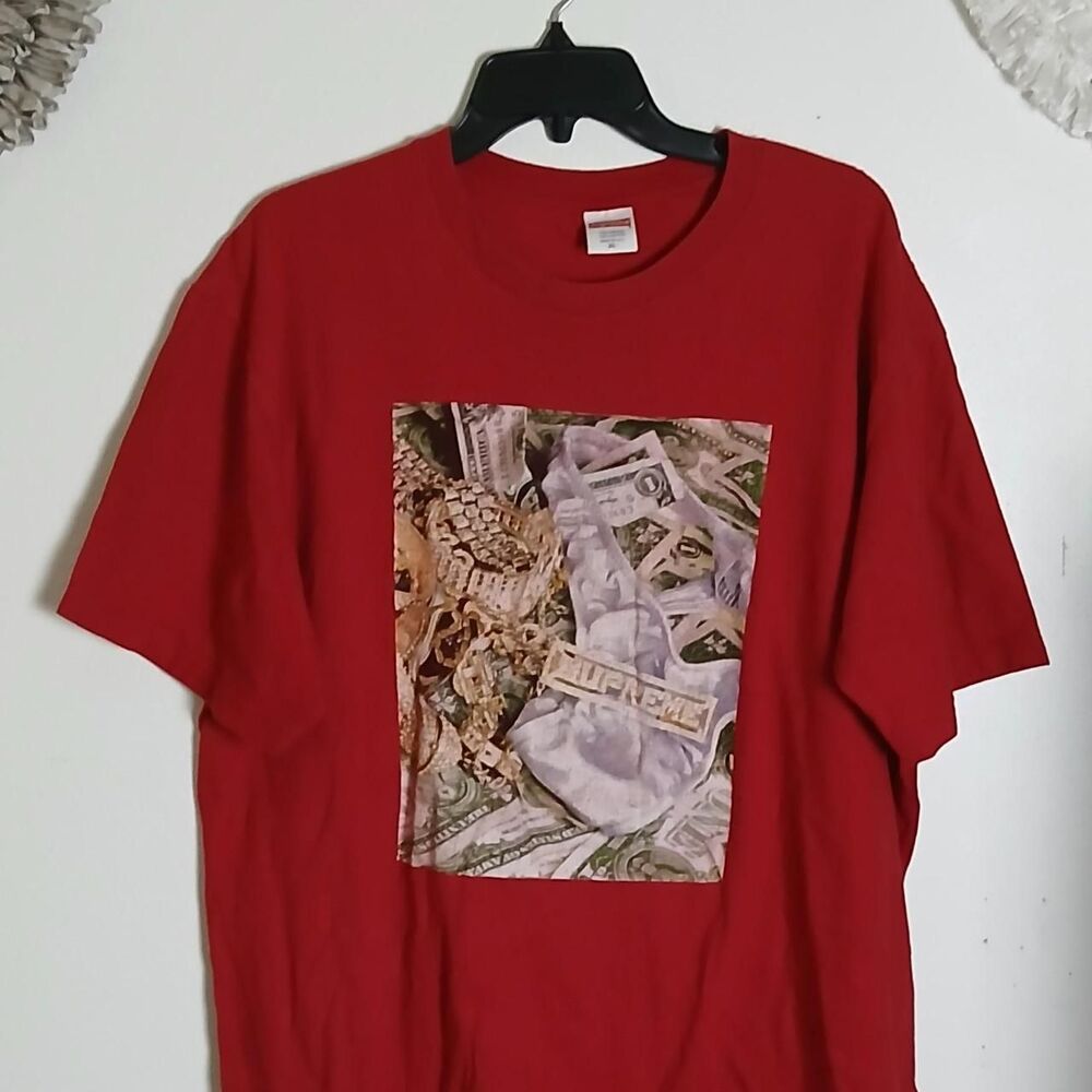 Supreme Men's Red T-shirt